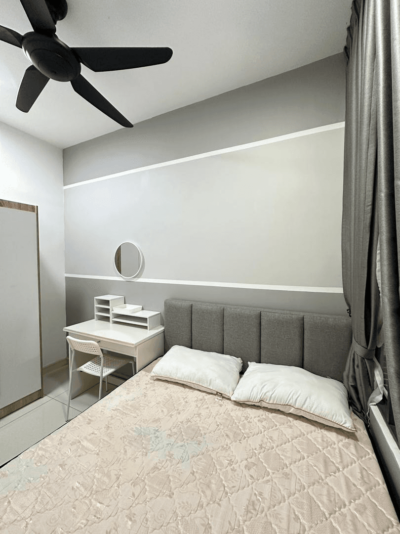 Riana South - Small Room R3
