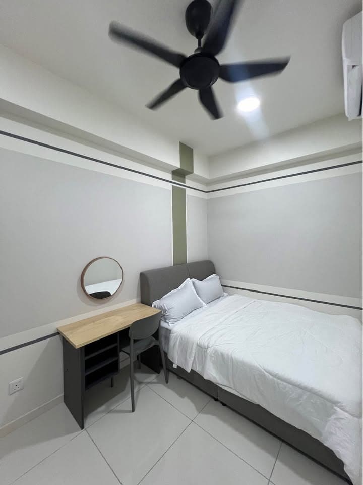 Emerald 9 - Partition Small Room 4