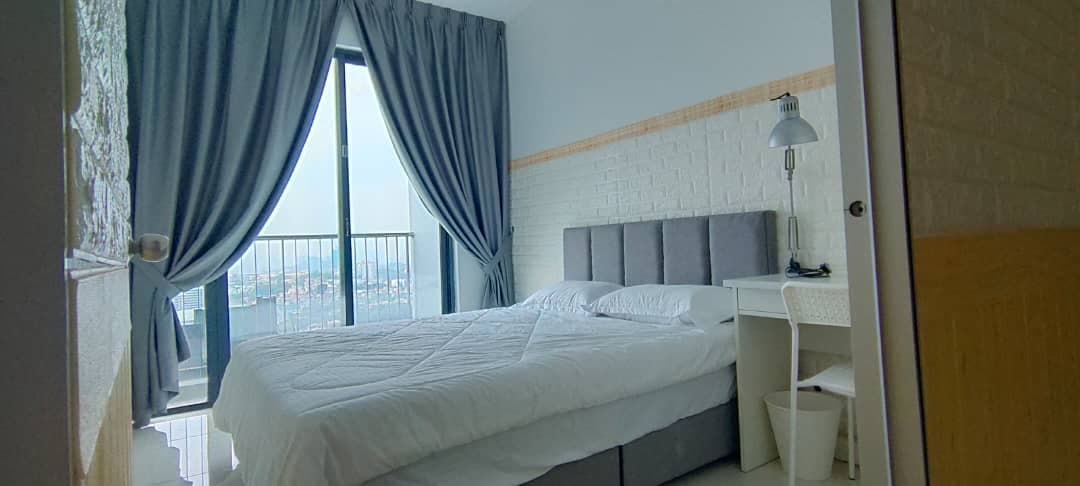 Riana South - Partition Middle Balcony Room 2