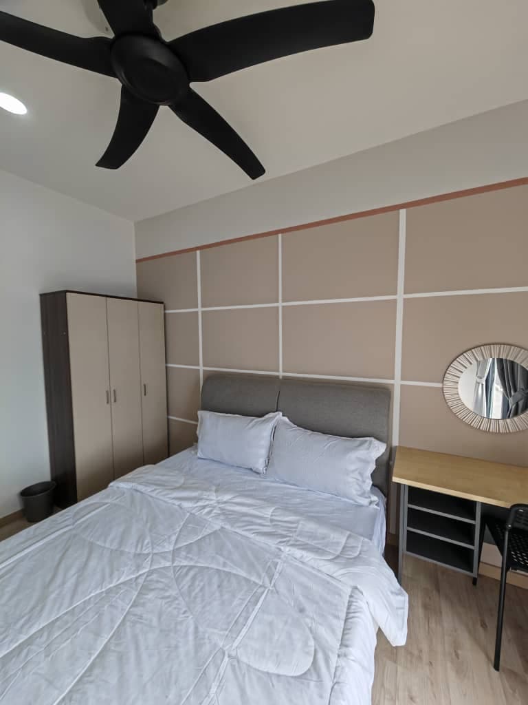 Emporis Residences - Original Middle Room 3