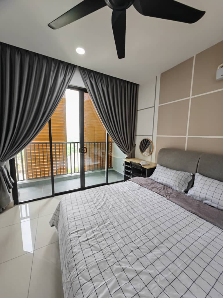 Aratre' Residences - Balcony Middle Room 2