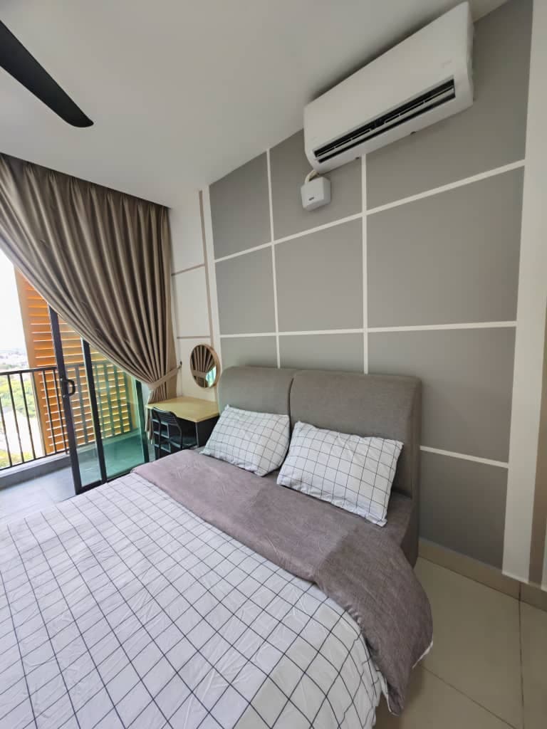 Aratre' Residences - Balcony Middle Room 2