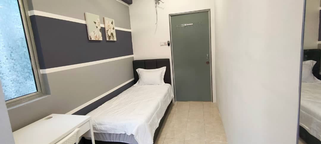 Millenium Square - Small Partition R5