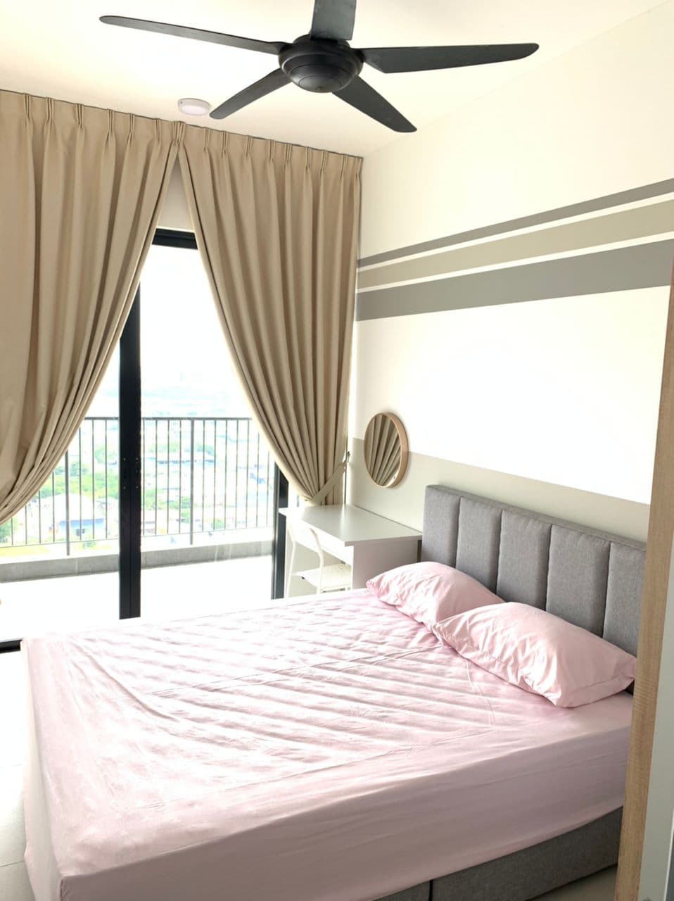 Sq Where Serviced Apartment - Partition Middle 2