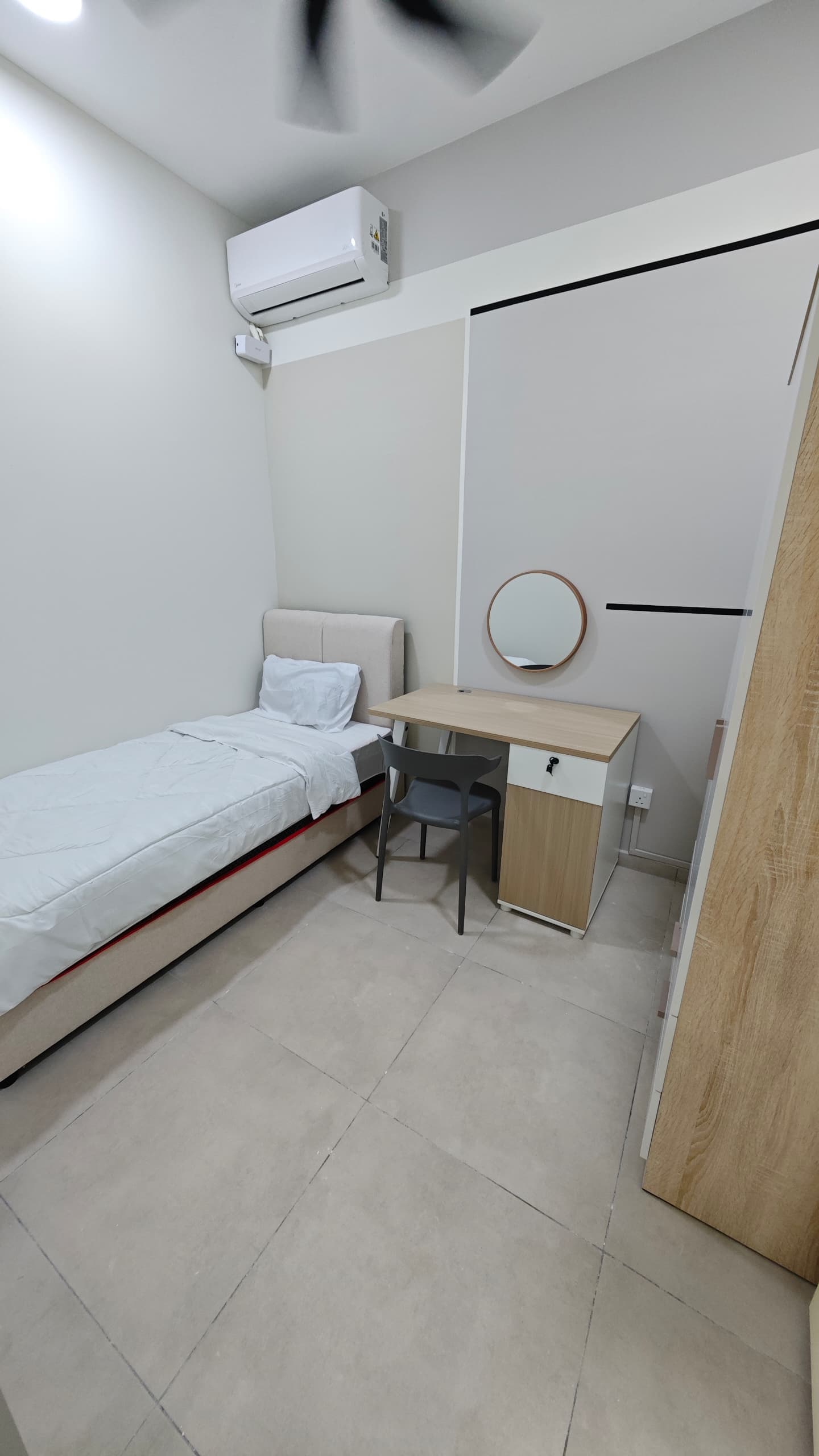 Meta Residence @ Seri Kembangan - Partition Single R1