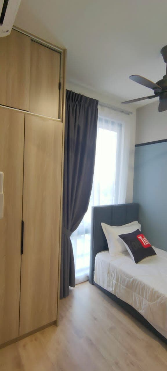 Emporis Residences - Small Room R4