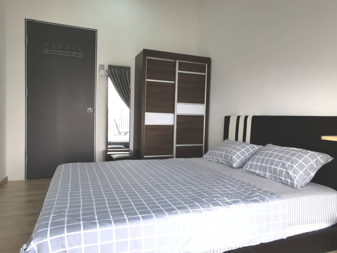 Emporis Residences - Partition Middle  2