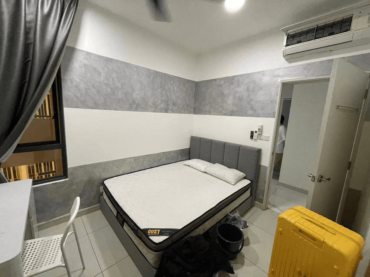Riana South - Middle Room 2